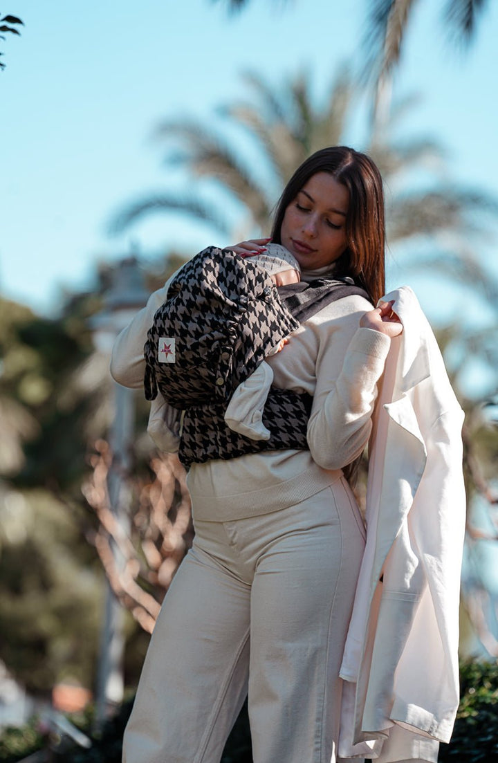 Portabebé Flip Máxima de pata de gallo - KOKADI