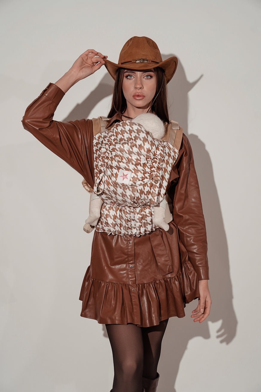 Portabebé Flip X Latte Macchiato de pata de gallo - KOKADI