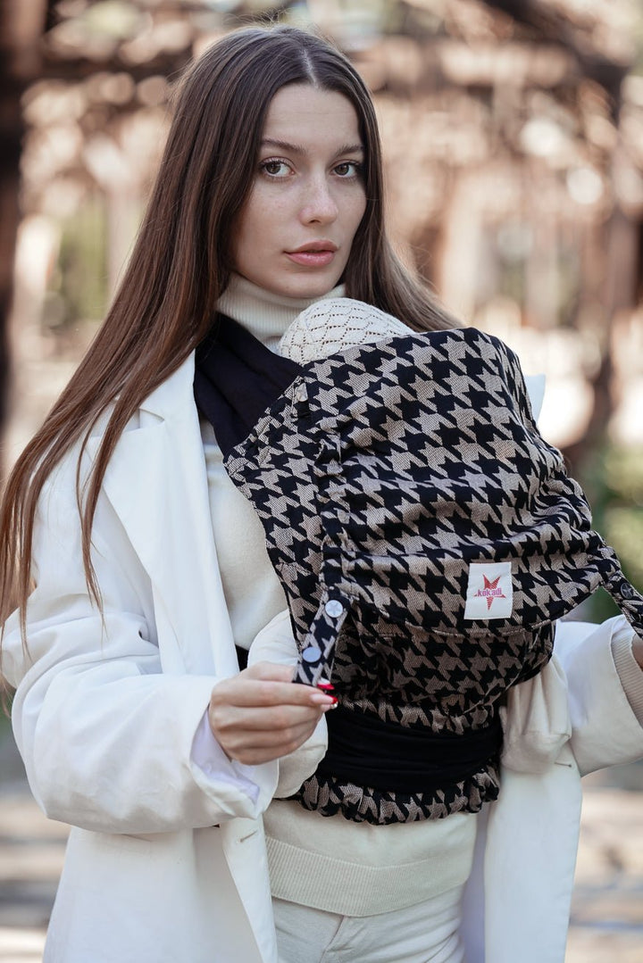 Portabebé TaiTai Máxima de pata de gallo - KOKADI