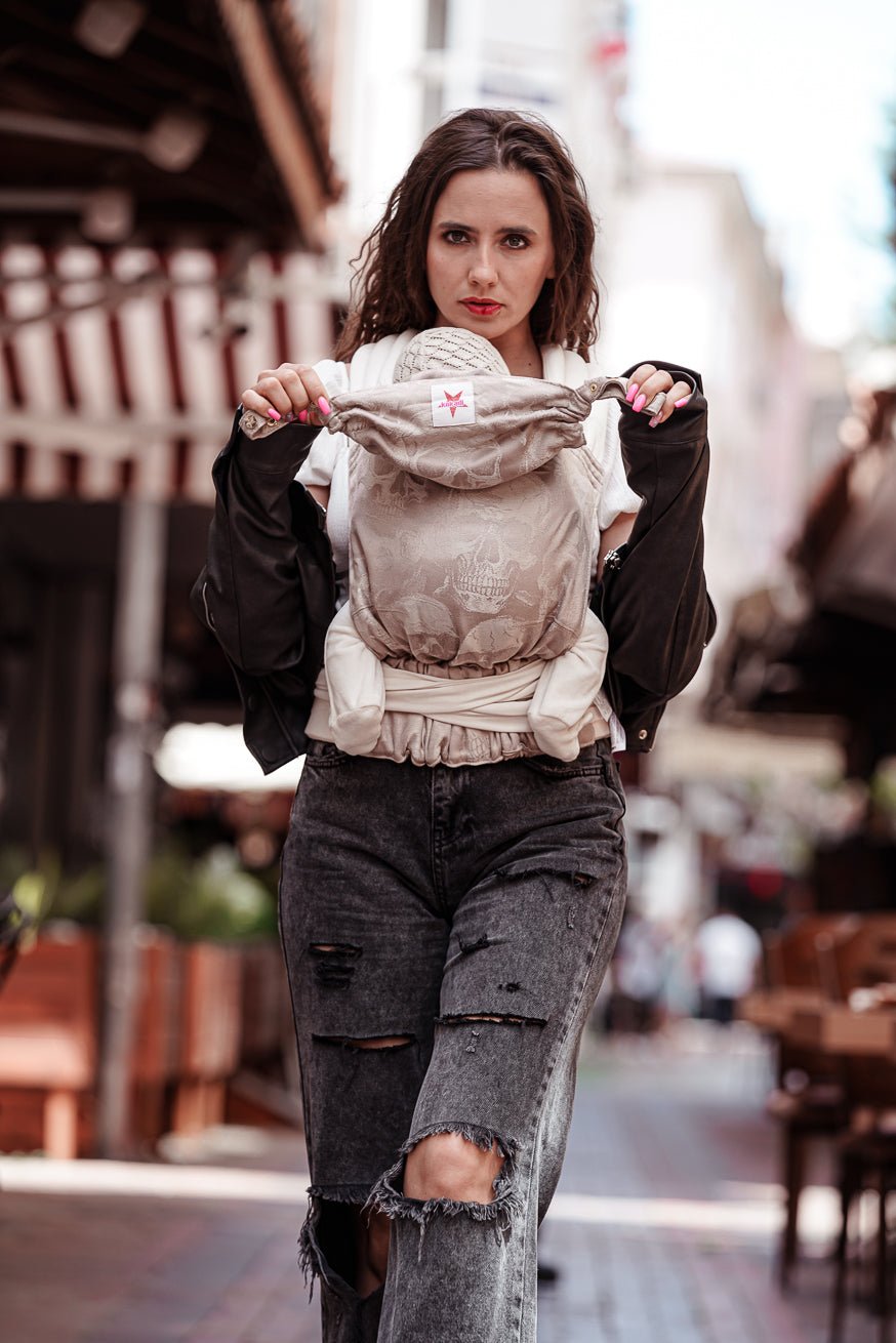 Portabebé TaiTai Calaveras sedosas KOKADI