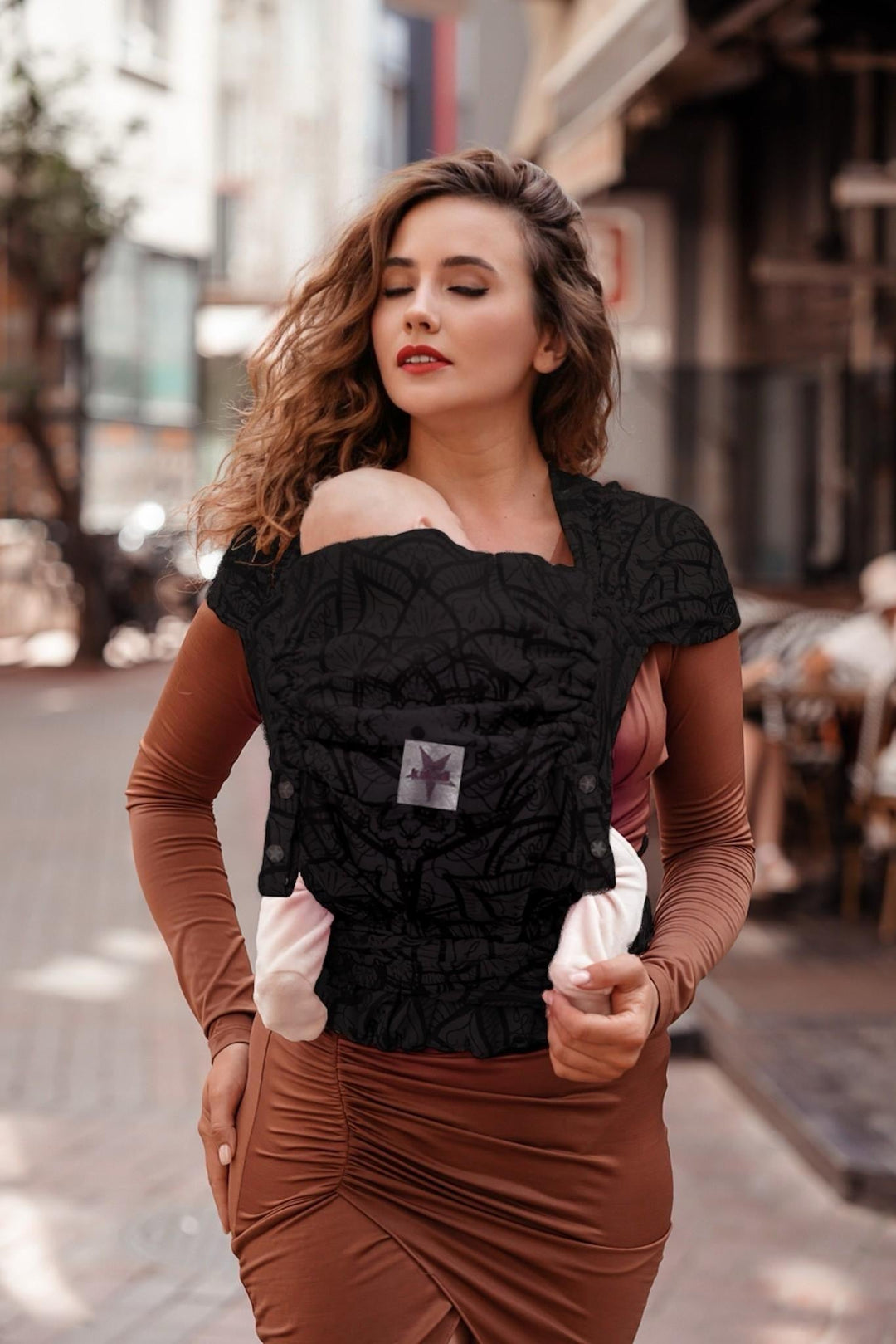 Portabebé WrapStar Lilenia belleza negra KOKADI