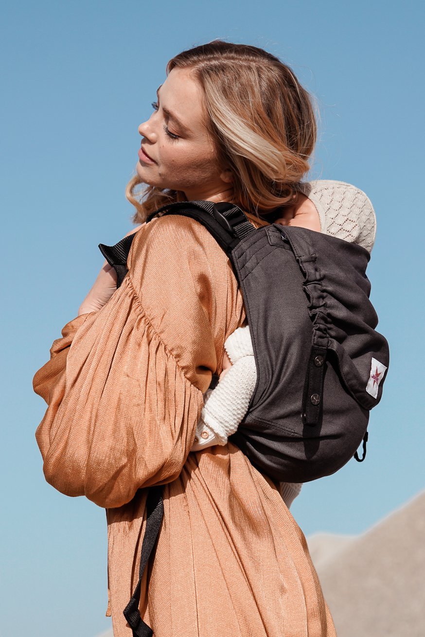 Portabebé Onbu Sólo el señor Gray... KOKADI