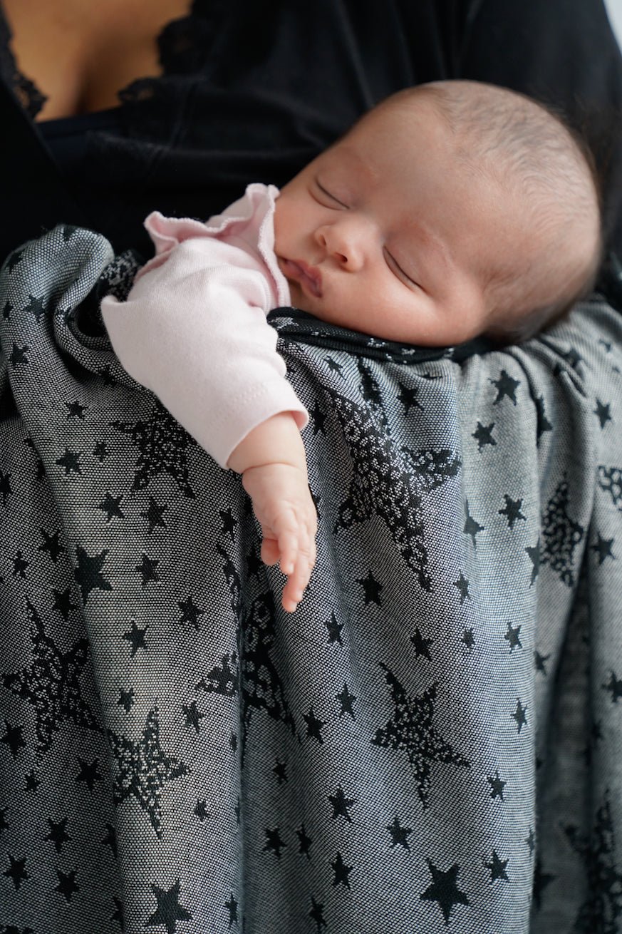 Manta de peluche Leo estrellas monocromáticas - KOKADI